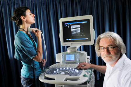 Nathalie Bijnens and Frans van de Vosse of Eindhoven University of Technology (TU/e) presenting their new blood pressure measurement technique. Photo: Bart van Overbeeke.